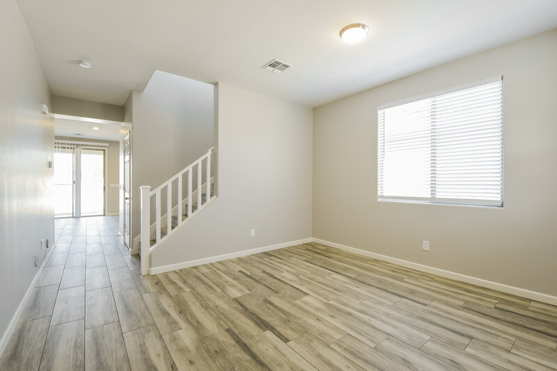 2,960/Mo, 27424 N 54th Ln Phoenix, AZ 85083 Living Room View 2
