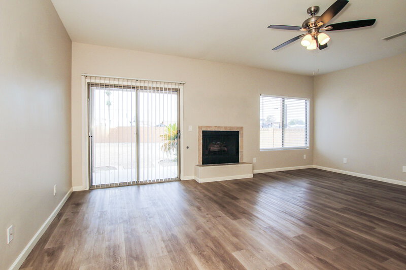 2,340/Mo, 1211 E Winter Dr Phoenix, AZ 85020 Living Room View 3
