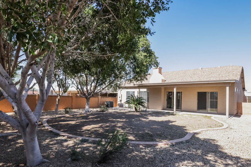 3,020/Mo, 1211 E Winter Dr Phoenix, AZ 85020 Rear View 2