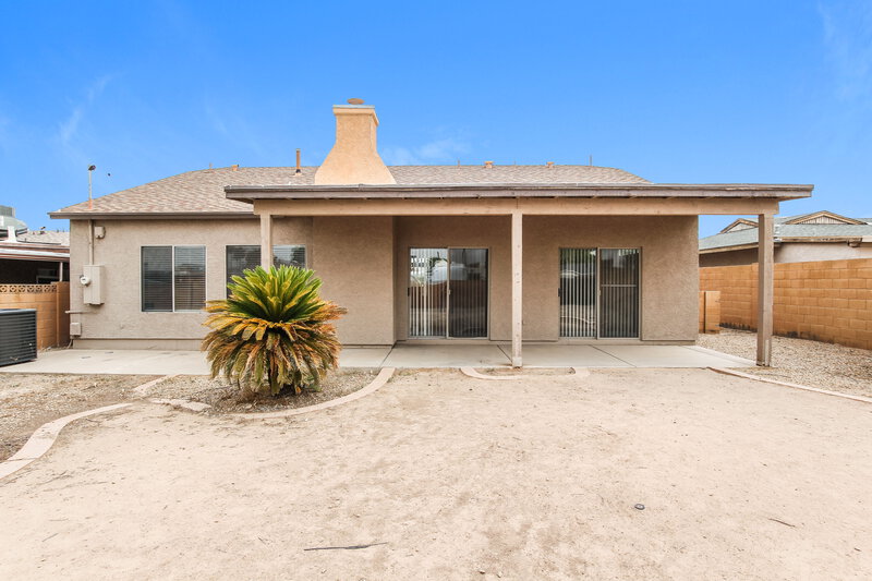2,340/Mo, 1211 E Winter Dr Phoenix, AZ 85020 Rear View 2