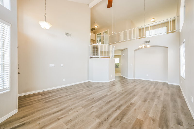 2,655/Mo, 1036 W Olive Ave Gilbert, AZ 85233 Family Room View 2