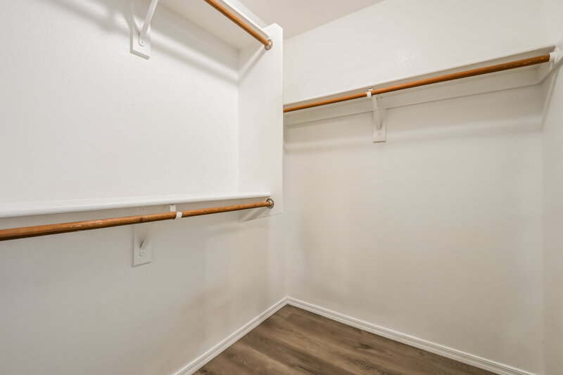 2,655/Mo, 1036 W Olive Ave Gilbert, AZ 85233 Walk In Closet View