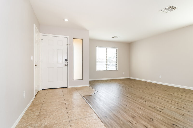 2,390/Mo, 2112 W Burgess Ln Phoenix, AZ 85041 Living Room View