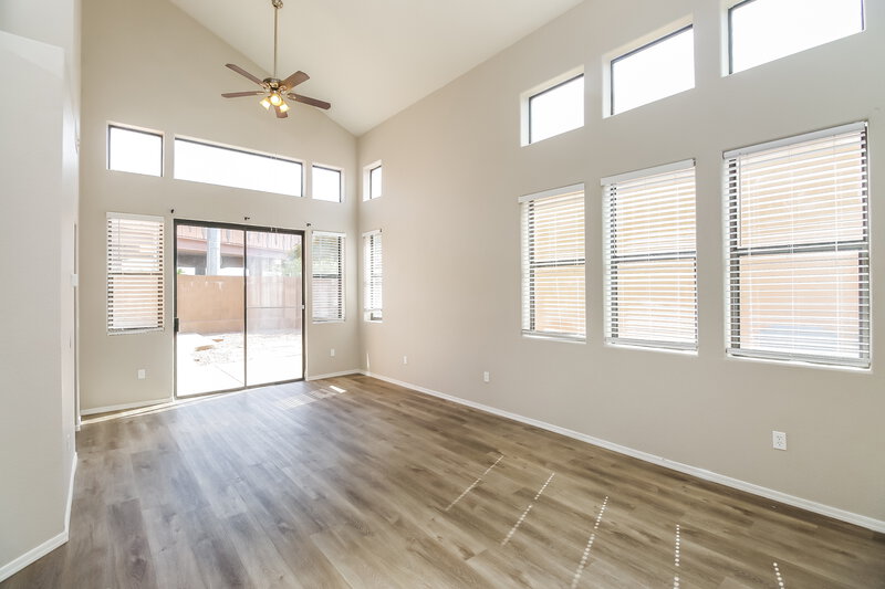 2,185/Mo, 6730 E Preston St Unit 10 Mesa, AZ 85215 Living Room View