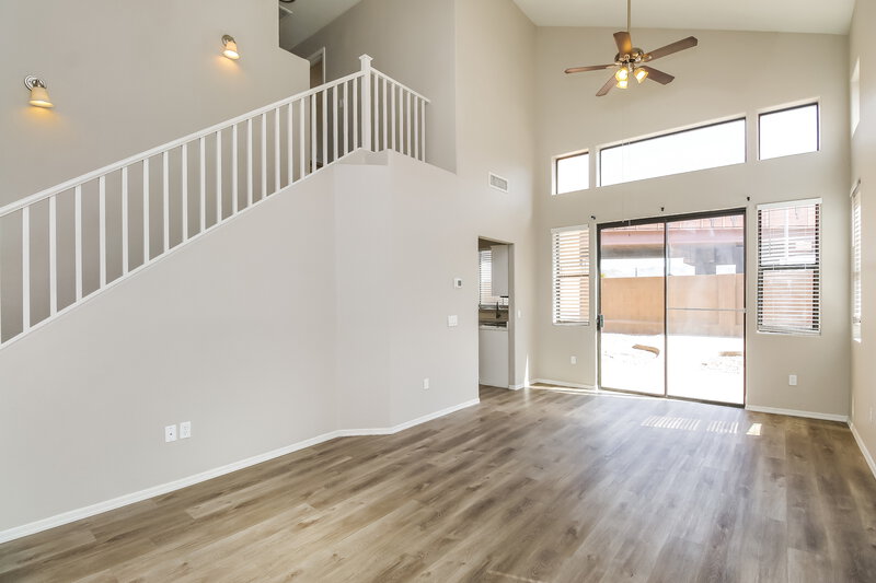 2,185/Mo, 6730 E Preston St Unit 10 Mesa, AZ 85215 Living Room View 2
