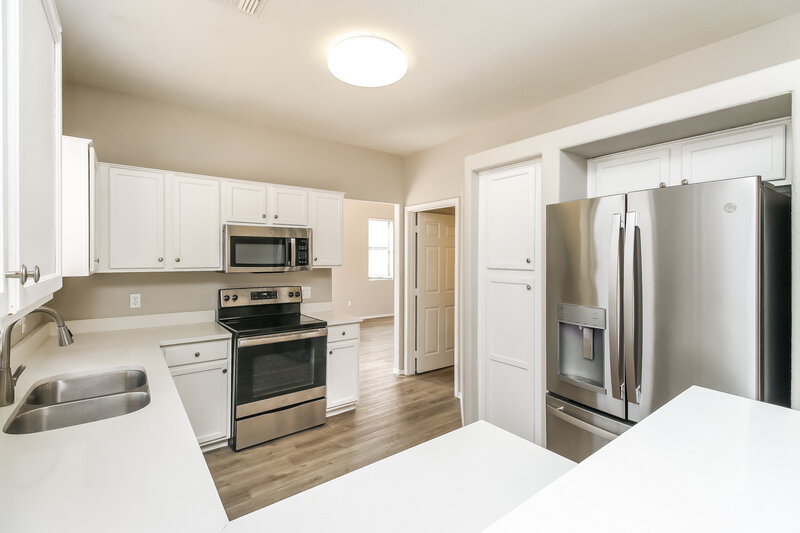 2,185/Mo, 6730 E Preston St Unit 10 Mesa, AZ 85215 Kitchen View