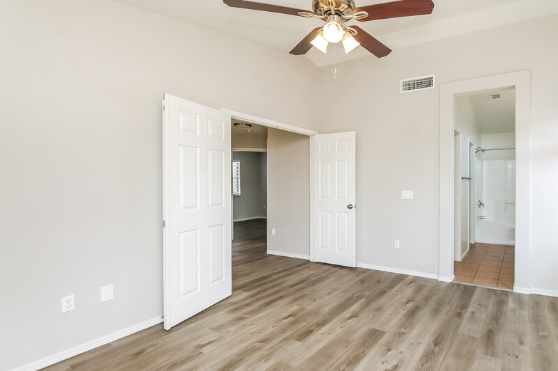 2,185/Mo, 6730 E Preston St Unit 10 Mesa, AZ 85215 Main Bedroom View 2