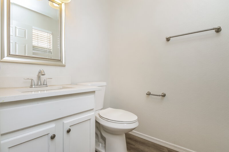 2,185/Mo, 6730 E Preston St Unit 10 Mesa, AZ 85215 Bathroom View 2