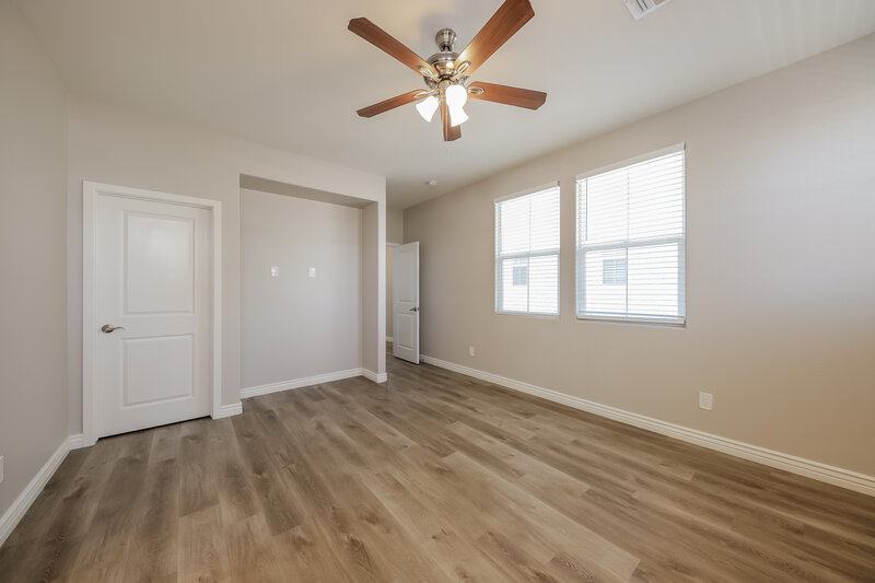 2,520/Mo, 3218 W Glendale Ave Unit 4 Phoenix, AZ 85051 Main Bedroom View 2
