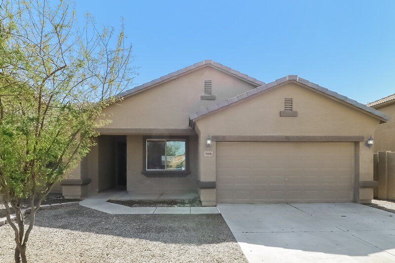 2,130/Mo, 709 E Whyman Ave Avondale, AZ 85323 External View