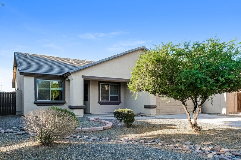 2,015/Mo, 709 E Whyman Ave Avondale, AZ 85323 Front View