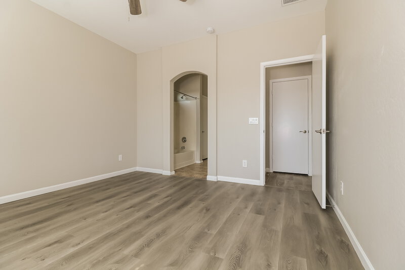2,130/Mo, 709 E Whyman Ave Avondale, AZ 85323 Main Bedroom View 2