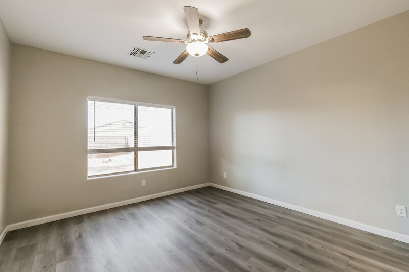 2,015/Mo, 709 E Whyman Ave Avondale, AZ 85323 Main Bedroom View