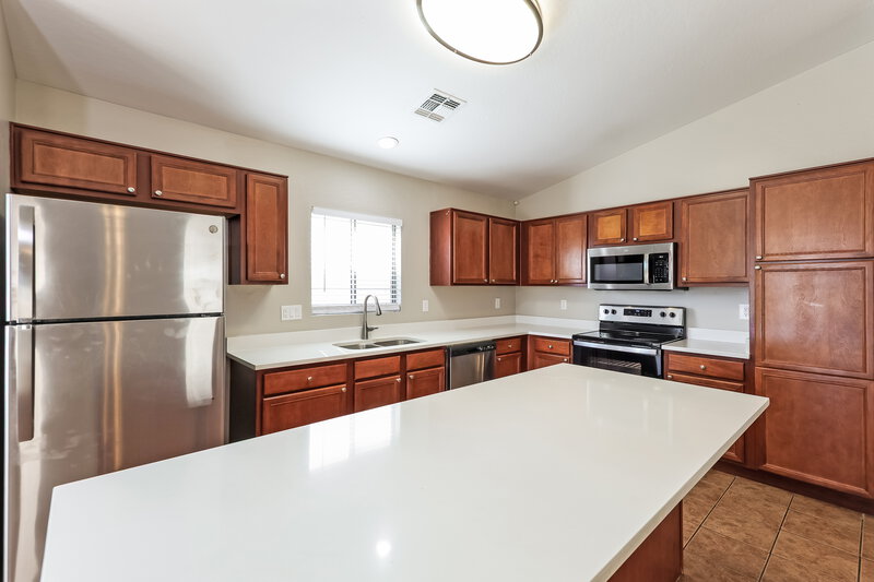 2,075/Mo, 12530 W Willow Ave El Mirage, AZ 85335 Kitchen View