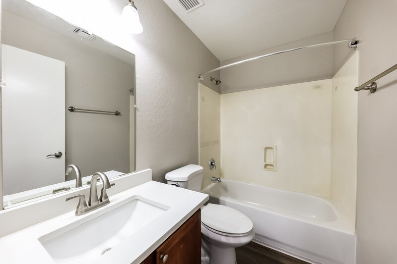 2,075/Mo, 12530 W Willow Ave El Mirage, AZ 85335 Bathroom View