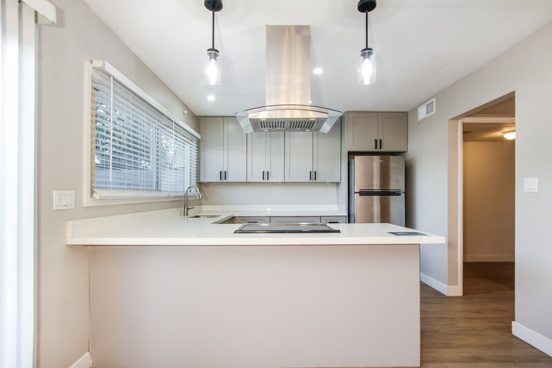 1,660/Mo, 4325 W Solano Dr N Glendale, AZ 85301 Kitchen View