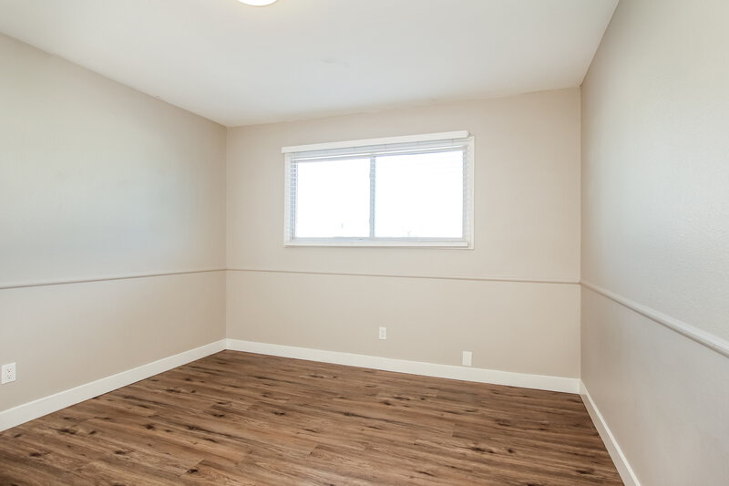 1,660/Mo, 4325 W Solano Dr N Glendale, AZ 85301 Bedroom View 2