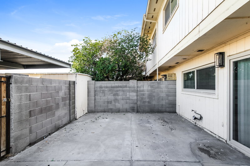 1,660/Mo, 4325 W Solano Dr N Glendale, AZ 85301 Rear View