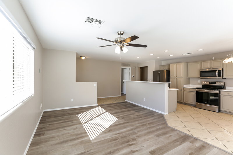 2,065/Mo, 3731 W Darrow St Phoenix, AZ 85041 Living Room View 3