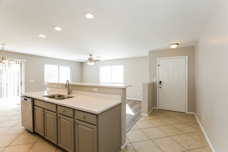 2,065/Mo, 3731 W Darrow St Phoenix, AZ 85041 Kitchen View