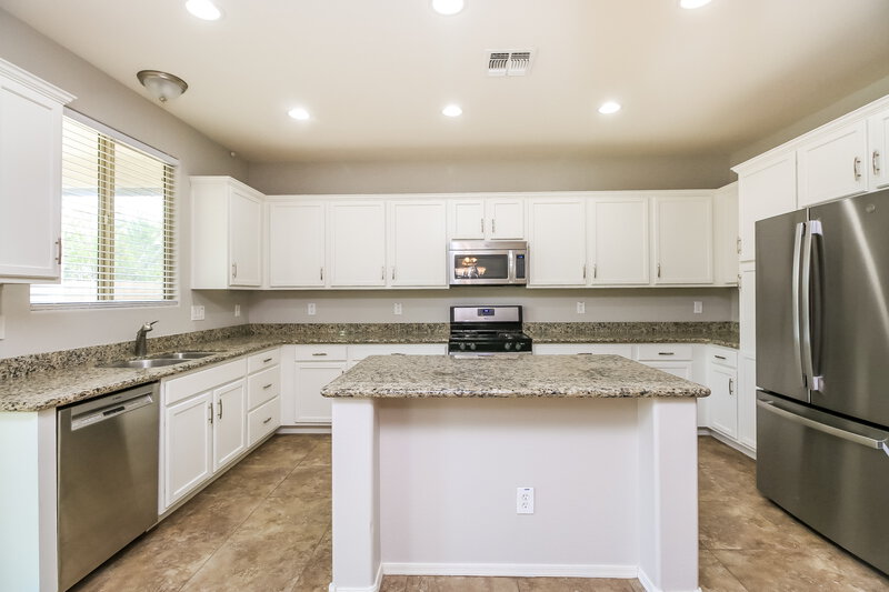 3,150/Mo, 21246 E Cherrywood Dr Queen Creek, AZ 85142 Kitchen View