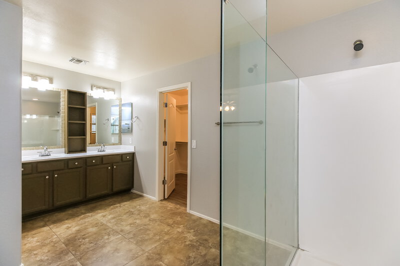 3,150/Mo, 21246 E Cherrywood Dr Queen Creek, AZ 85142 Main Bathroom View