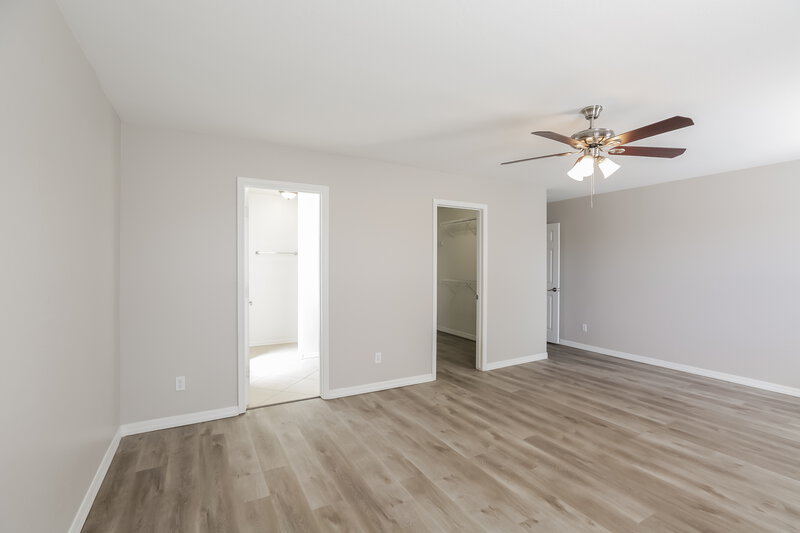 2,395/Mo, 5610 S 32nd Dr Phoenix, AZ 85041 Main Bedroom View 2