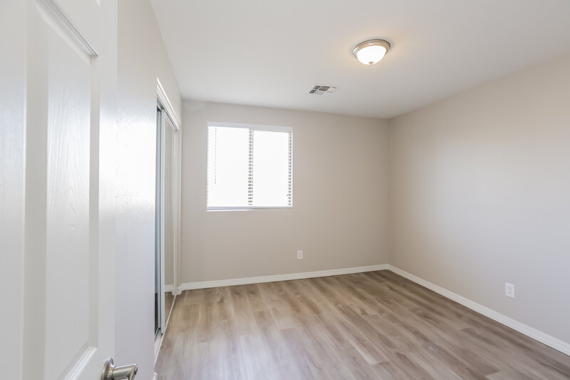 2,395/Mo, 5610 S 32nd Dr Phoenix, AZ 85041 Bedroom View 2