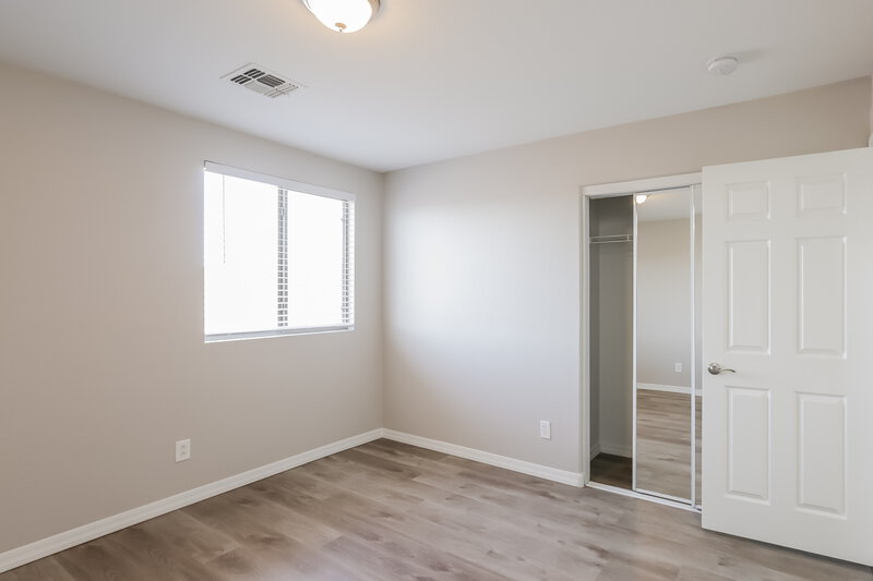 2,395/Mo, 5610 S 32nd Dr Phoenix, AZ 85041 Bedroom View 3