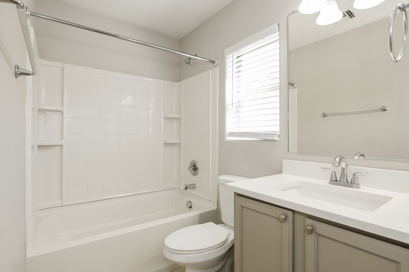 1,900/Mo, 6438 W Constance Way Laveen, AZ 85339 Bathroom View