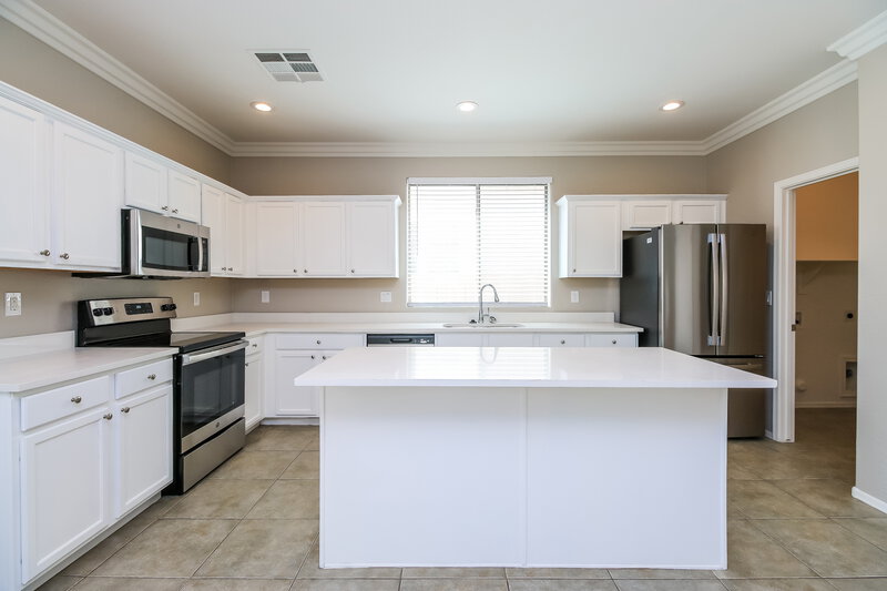 2,595/Mo, 3178 S Southwind Dr Gilbert, AZ 85295 Kitchen View