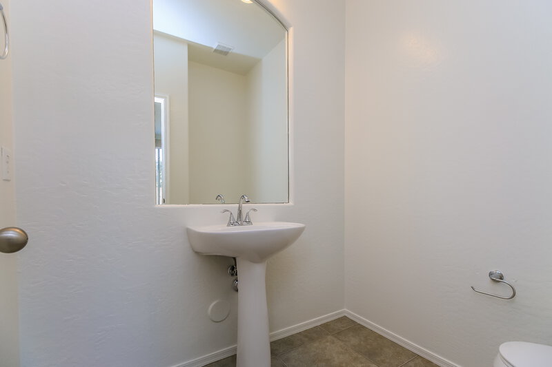2,595/Mo, 3178 S Southwind Dr Gilbert, AZ 85295 Bathroom View 2