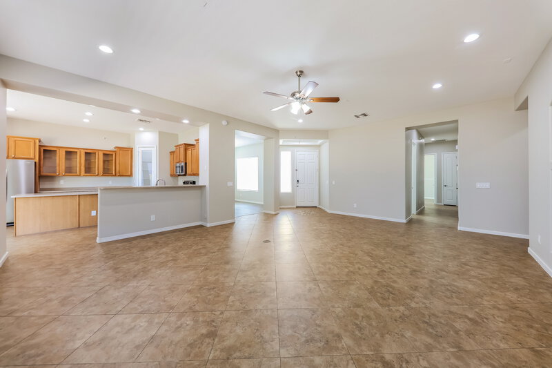 3,820/Mo, 1812 E South Mountain Ave Phoenix, AZ 85042 Living Room View 2