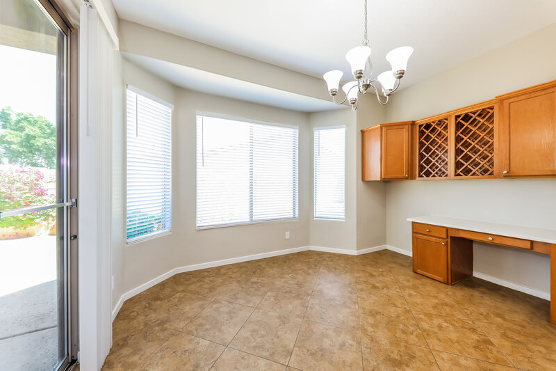 3,820/Mo, 1812 E South Mountain Ave Phoenix, AZ 85042 Dining Room View