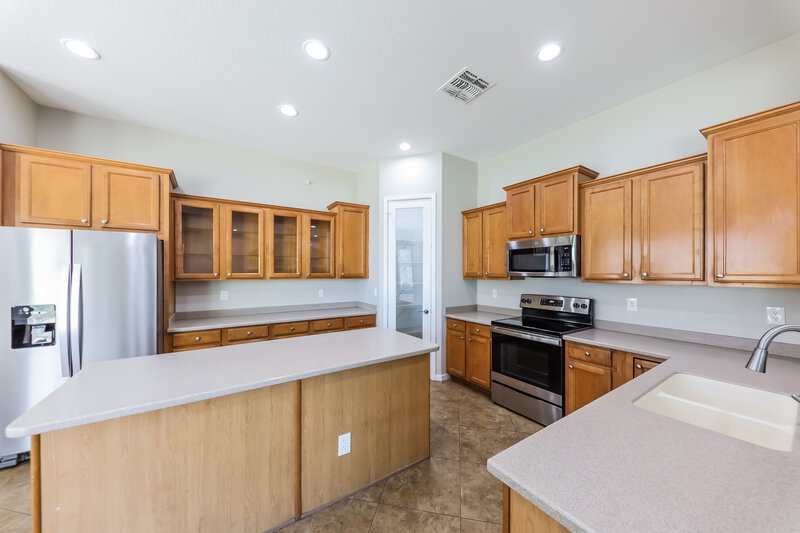 3,820/Mo, 1812 E South Mountain Ave Phoenix, AZ 85042 Kitchen View