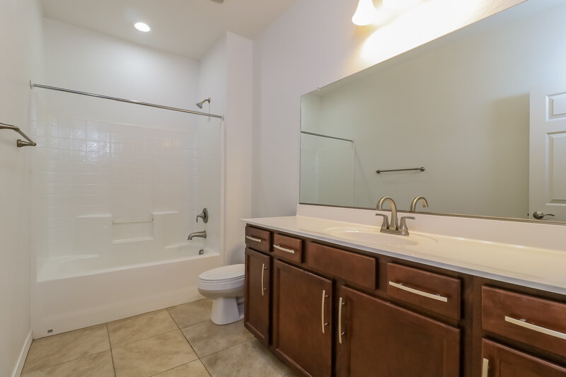 2,240/Mo, 1903 S 169th Ave Goodyear, AZ 85338 Bathroom View