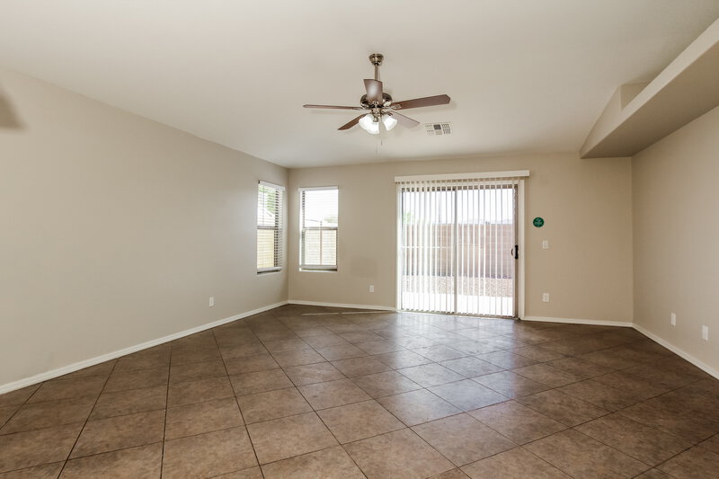 3,140/Mo, 1639 W Hidalgo Ave Phoenix, AZ 85041 Living Room View 2