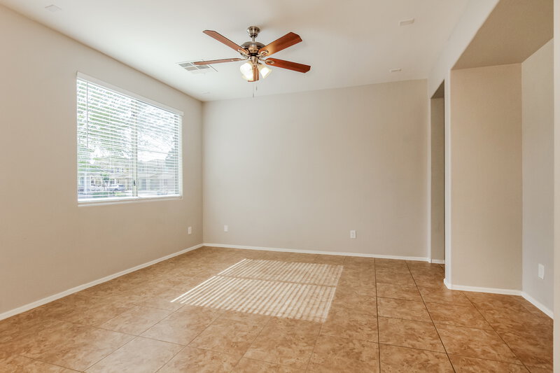 1,990/Mo, 17716 N 114th Ln Surprise, AZ 85378 Living Room View