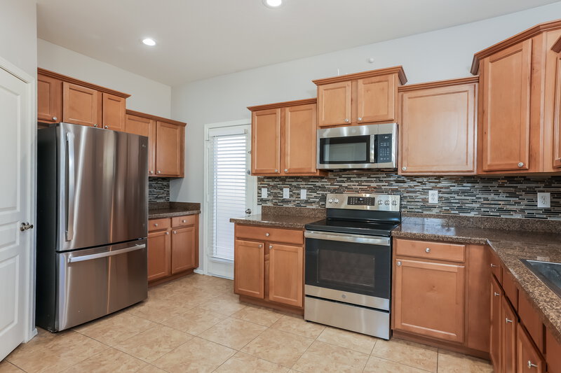 2,250/Mo, 17716 N 114th Ln Surprise, AZ 85378 Kitchen View