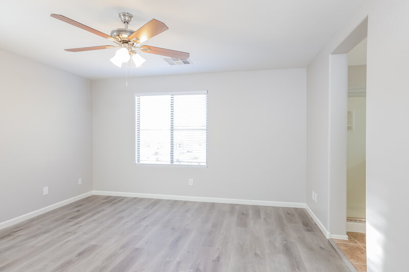 2,250/Mo, 17716 N 114th Ln Surprise, AZ 85378 Main Bedroom View 2