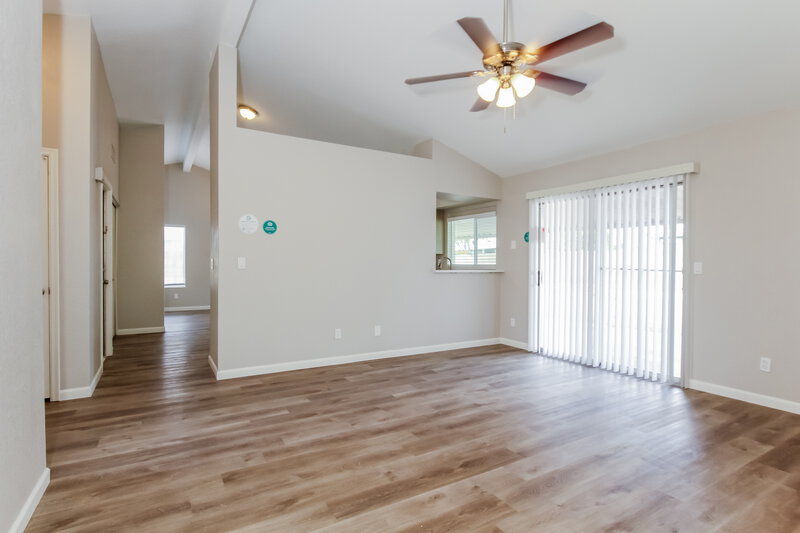 2,160/Mo, 5526 W Garden Dr Glendale, AZ 85304 Main Bedroom View 2