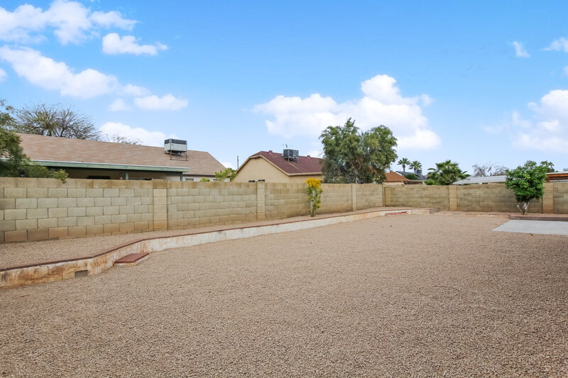 2,160/Mo, 5526 W Garden Dr Glendale, AZ 85304 Backyard View