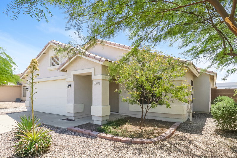 2,110/Mo, 10925 W Vista Ave Glendale, AZ 85307 Front View