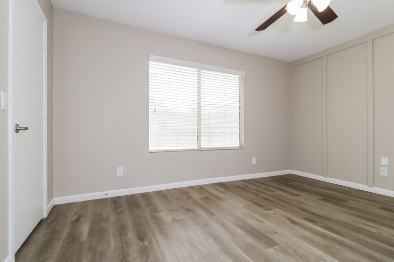 2,110/Mo, 10925 W Vista Ave Glendale, AZ 85307 Main Bedroom View 2