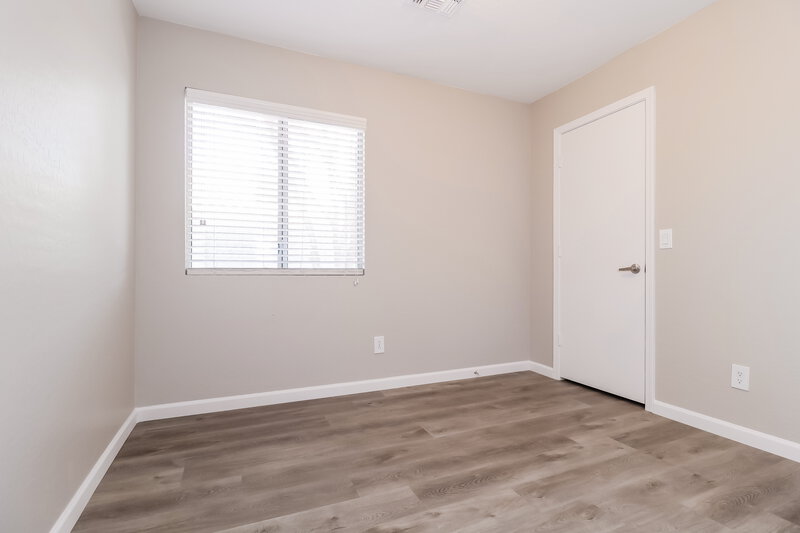 2,110/Mo, 10925 W Vista Ave Glendale, AZ 85307 Bedroom View 2