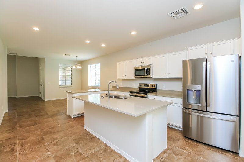 2,330/Mo, 1692 S Desert View Pl Apache Junction, AZ 85120 Kitchen View 2