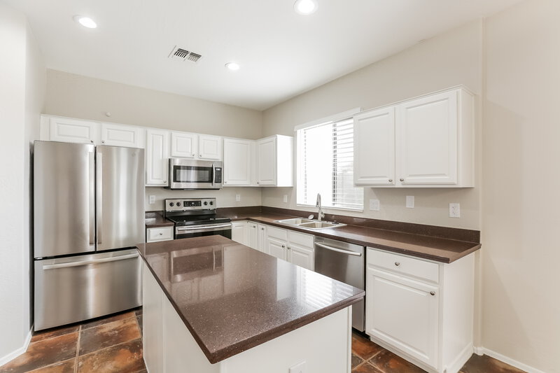 2,120/Mo, 1304 E Dunbar Dr Phoenix, AZ 85042 Misc View 4