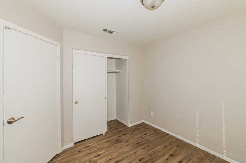 1,965/Mo, 7353 W Elwood St Phoenix, AZ 85043 Bedroom View 2