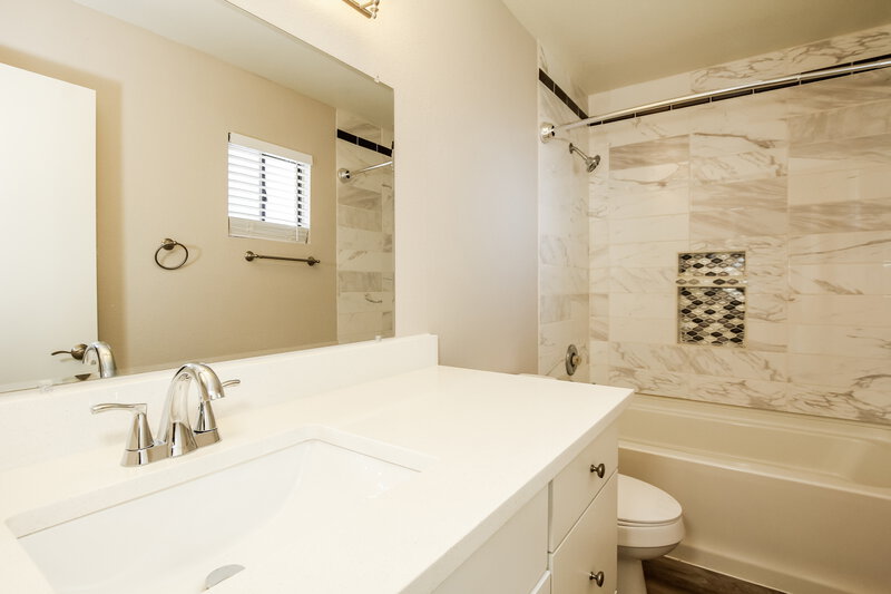 2,390/Mo, 9051 E Princess Dr Mesa, AZ 85207 Main Bathroom View