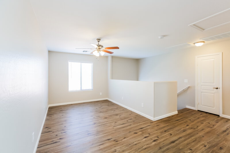 2,590/Mo, 7008 W Alta Vista Rd Laveen, AZ 85339 Loft View